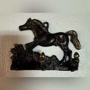 Cast Iron Horse Elegant Black and Gold Horse Wall Decorations 3-Hook…